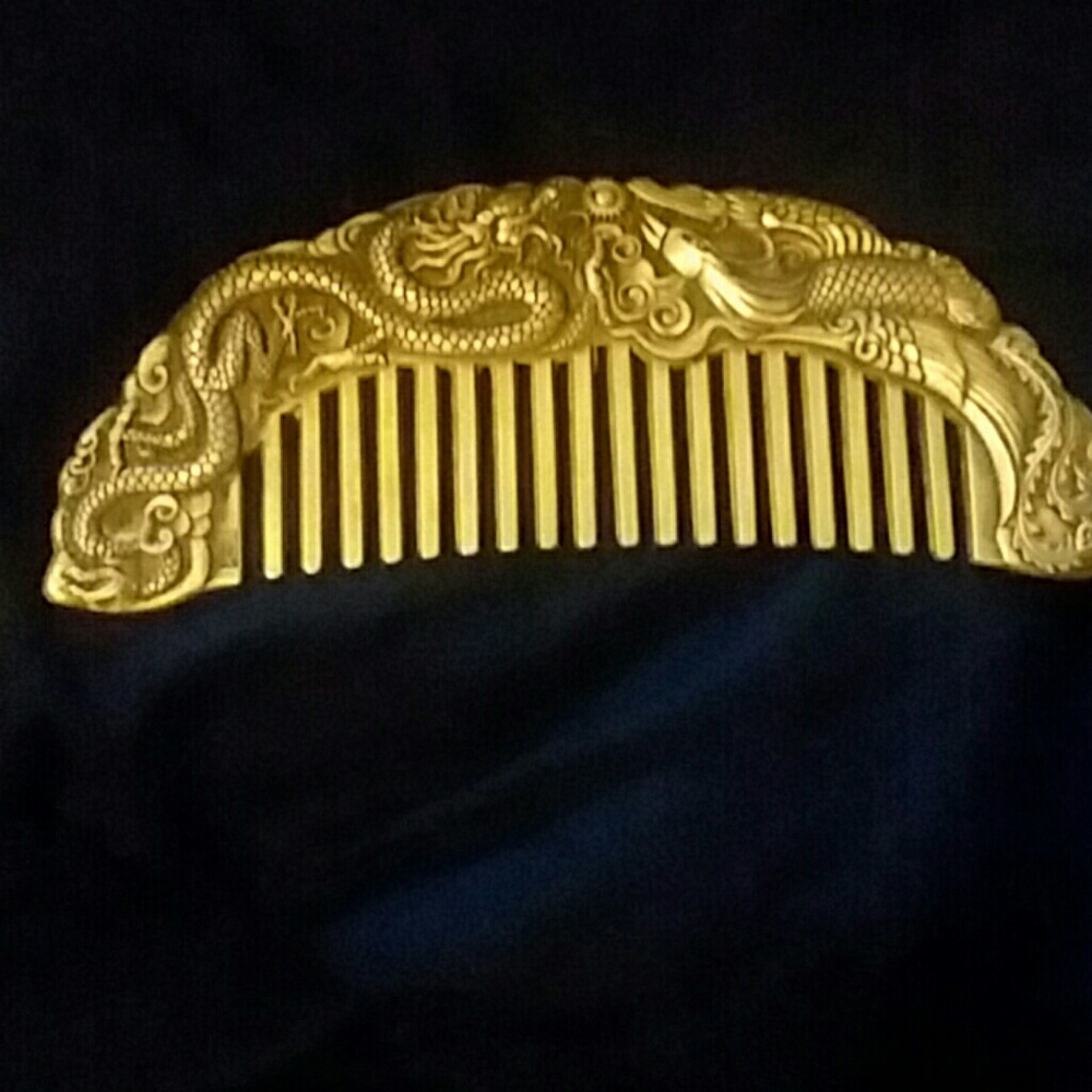 Silver comb